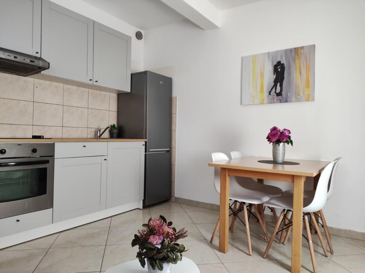 Cozy Apartment In Split In Nice Quiet Neighborhood ภายนอก รูปภาพ