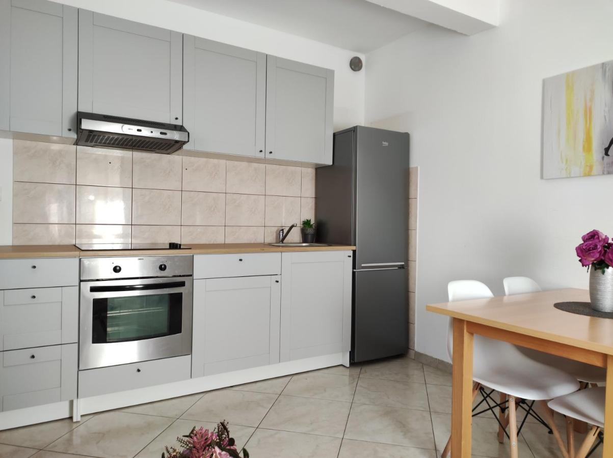 Cozy Apartment In Split In Nice Quiet Neighborhood ภายนอก รูปภาพ