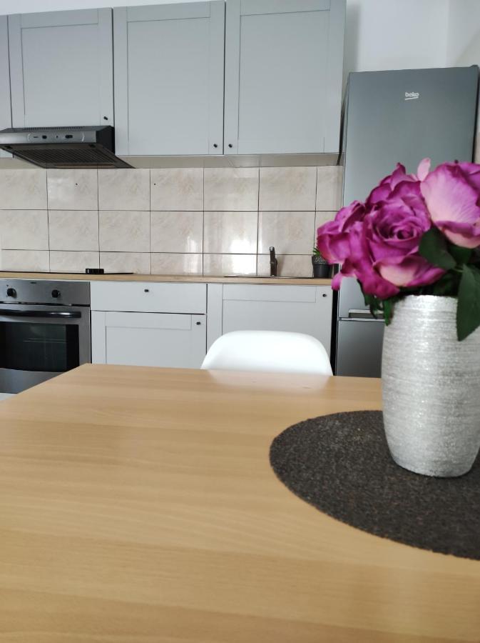 Cozy Apartment In Split In Nice Quiet Neighborhood ภายนอก รูปภาพ